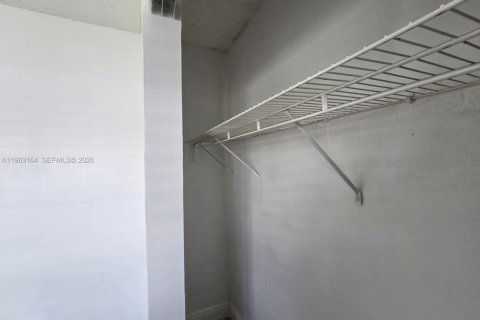 Casa en alquiler en Miami Gardens, Florida, 2 dormitorios, 203.73 m2 № 2026264 - foto 10