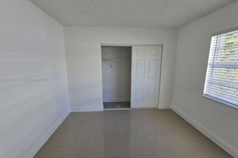 Casa en alquiler en Miami Gardens, Florida, 2 dormitorios, 203.73 m2 № 2026264 - foto 8