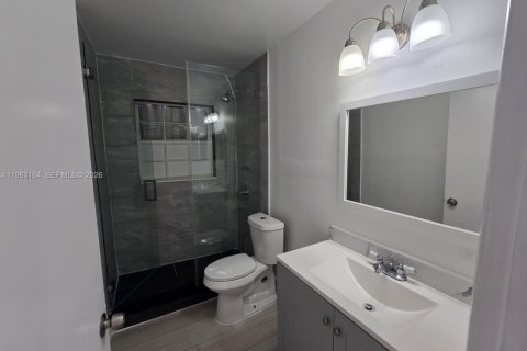 Casa en alquiler en Miami Gardens, Florida, 2 dormitorios, 203.73 m2 № 2026264 - foto 3