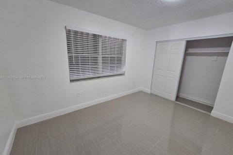Casa en alquiler en Miami Gardens, Florida, 2 dormitorios, 203.73 m2 № 2026264 - foto 7