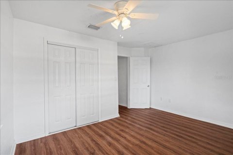 Villa ou maison à vendre à Tampa, Floride: 4 chambres, 93.18 m2 № 2356609 - photo 12