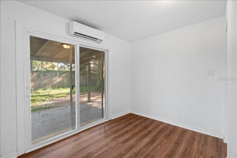 Villa ou maison à vendre à Tampa, Floride: 4 chambres, 93.18 m2 № 2356609 - photo 17