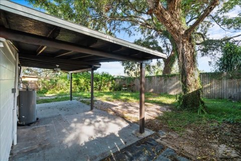 Villa ou maison à vendre à Tampa, Floride: 4 chambres, 93.18 m2 № 2356609 - photo 23