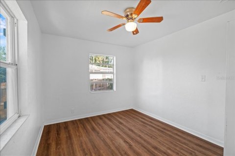 Villa ou maison à vendre à Tampa, Floride: 4 chambres, 93.18 m2 № 2356609 - photo 18