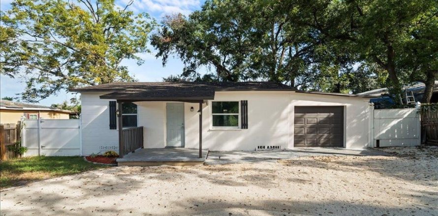 Villa ou maison à Tampa, Floride 4 chambres, 93.18 m2 № 2356609