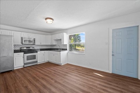 Villa ou maison à vendre à Tampa, Floride: 4 chambres, 93.18 m2 № 2356609 - photo 7