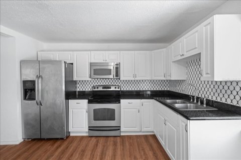 Villa ou maison à vendre à Tampa, Floride: 4 chambres, 93.18 m2 № 2356609 - photo 9