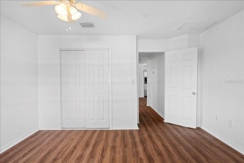 Villa ou maison à vendre à Tampa, Floride: 4 chambres, 93.18 m2 № 2356609 - photo 13