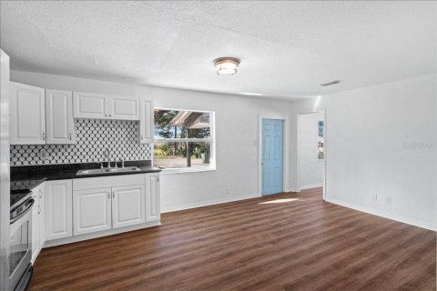 Villa ou maison à vendre à Tampa, Floride: 4 chambres, 93.18 m2 № 2356609 - photo 6