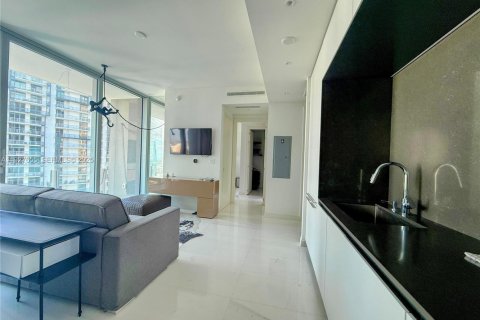 Снять в аренду кондоминиум в Майами, Флорида 1 спальня, 63.08м2, № 1987992 - фото 1