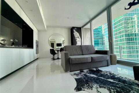 Снять в аренду кондоминиум в Майами, Флорида 1 спальня, 63.08м2, № 1987992 - фото 2