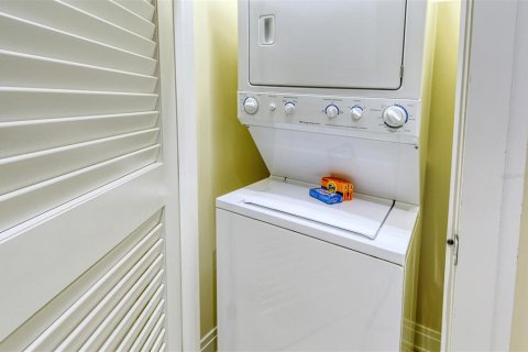 Купить кондоминиум в Сарасота, Флорида 5 комнат, 162.58м2, № 2213995 - фото 29