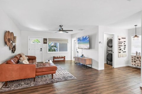 Villa ou maison à louer à Sarasota, Floride: 3 chambres, 140.38 m2 № 1780694 - photo 5