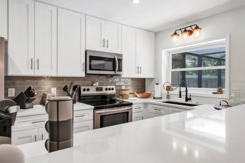 Villa ou maison à louer à Sarasota, Floride: 3 chambres, 140.38 m2 № 1780694 - photo 10