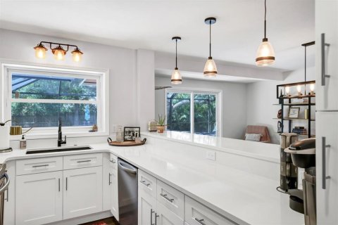 Villa ou maison à louer à Sarasota, Floride: 3 chambres, 140.38 m2 № 1780694 - photo 12