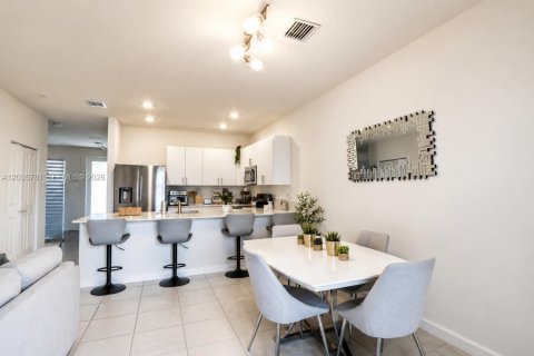 Touwnhouse à vendre à Homestead, Floride: 4 chambres, 175.77 m2 № 2173180 - photo 10