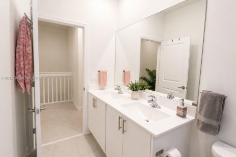 Touwnhouse à vendre à Homestead, Floride: 4 chambres, 175.77 m2 № 2173180 - photo 21