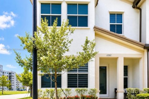 Touwnhouse à Homestead, Floride 4 chambres, 175.77 m2 № 2173180