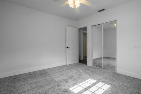 House in Saint Petersburg, Florida 3 bedrooms, 148.27 sq.m. № 1769366 - photo 26