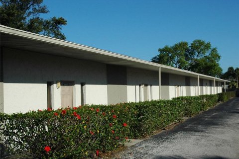 Immobilier commercial à louer à Largo, Floride: 77.11 m2 № 2438460 - photo 2