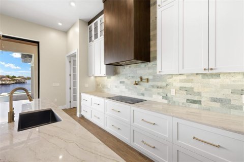 Casa en venta en Cape Coral, Florida, 3 dormitorios, 266.54 m2 № 1754972 - foto 18
