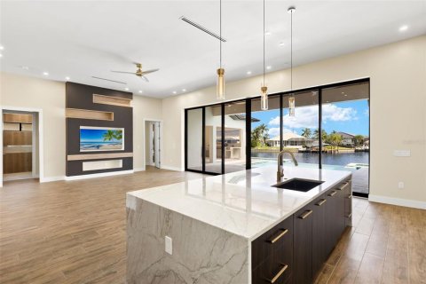 Casa en venta en Cape Coral, Florida, 3 dormitorios, 266.54 m2 № 1754972 - foto 13