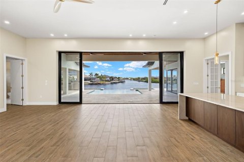 Casa en venta en Cape Coral, Florida, 3 dormitorios, 266.54 m2 № 1754972 - foto 8