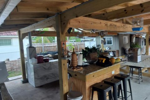 House in Tampa, Florida 3 bedrooms, 106.65 sq.m. № 797013 - photo 8