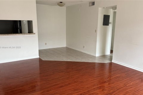 Copropriété à vendre à Coral Springs, Floride: 2 chambres, 71.35 m2 № 1877551 - photo 1