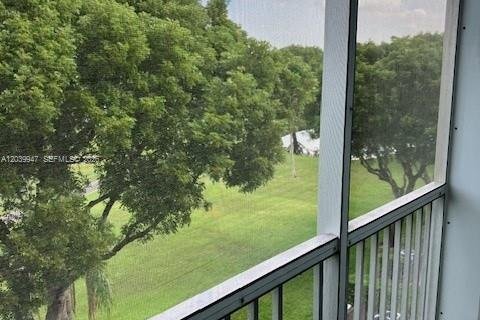 Condominio en venta en Pembroke Pines, Florida, 1 dormitorio, 75.34 m2 № 2083844 - foto 22