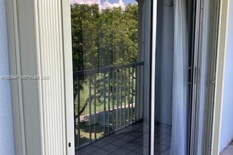 Condominio en venta en Pembroke Pines, Florida, 1 dormitorio, 75.34 m2 № 2083844 - foto 19