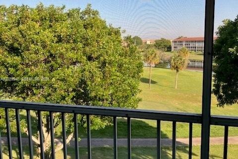 Condominio en venta en Pembroke Pines, Florida, 1 dormitorio, 75.34 m2 № 2083844 - foto 20