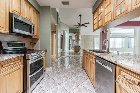 Casa en venta en New Port Richey, Florida, 3 dormitorios, 201.97 m2 № 2104828 - foto 8