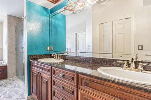 Casa en venta en New Port Richey, Florida, 3 dormitorios, 201.97 m2 № 2104828 - foto 27