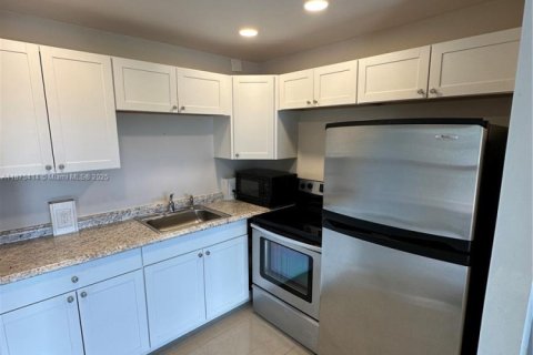 Copropriété à louer à Boca Raton, Floride: 1 chambre, 66.43 m2 № 1927633 - photo 3