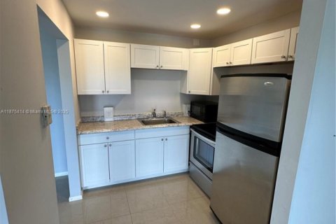 Copropriété à louer à Boca Raton, Floride: 1 chambre, 66.43 m2 № 1927633 - photo 4