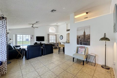 Villa ou maison à vendre à Haines City, Floride: 4 chambres, 143.63 m2 № 2408868 - photo 7