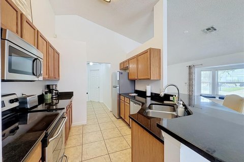 Villa ou maison à vendre à Haines City, Floride: 4 chambres, 143.63 m2 № 2408868 - photo 15
