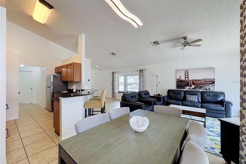 Villa ou maison à vendre à Haines City, Floride: 4 chambres, 143.63 m2 № 2408868 - photo 14