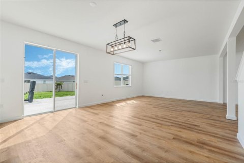 House in Winter Haven, Florida 4 bedrooms, 244.8 sq.m. № 1511292 - photo 4