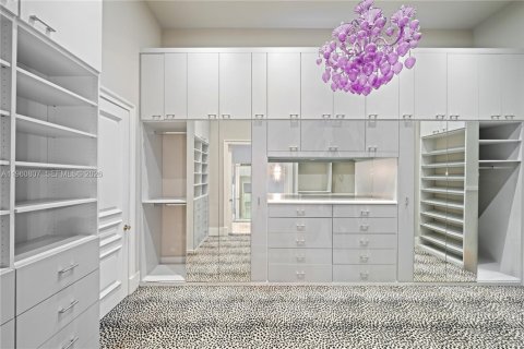 House in Aventura, Florida 5 bedrooms, 605.91 sq.m. № 2021938 - photo 26
