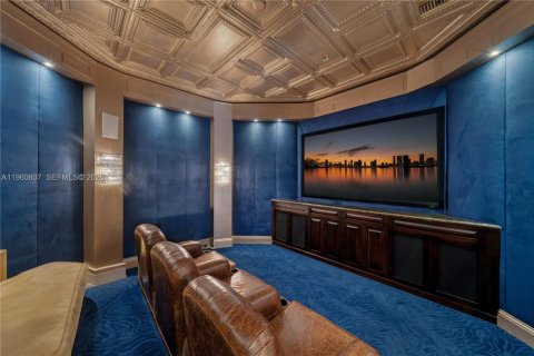 House in Aventura, Florida 5 bedrooms, 605.91 sq.m. № 2021938 - photo 23