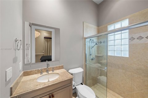 House in Aventura, Florida 5 bedrooms, 605.91 sq.m. № 2021938 - photo 30