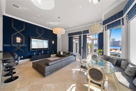 House in Aventura, Florida 5 bedrooms, 605.91 sq.m. № 2021938 - photo 14
