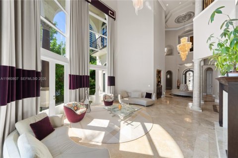House in Aventura, Florida 5 bedrooms, 605.91 sq.m. № 2021938 - photo 13