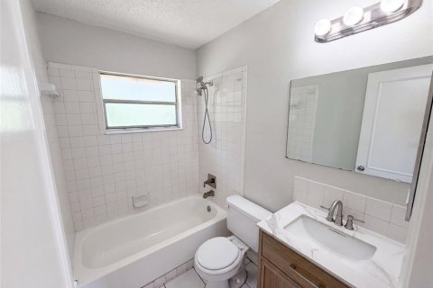 Villa ou maison à vendre à New Port Richey, Floride: 2 chambres, 84.73 m2 № 2206522 - photo 10