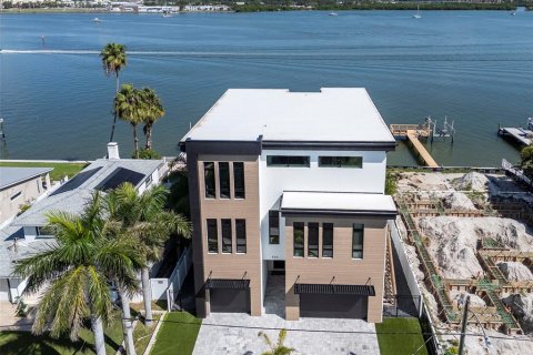 Villa ou maison à vendre à Madeira Beach, Floride: 5 chambres, 437.66 m2 № 2406302 - photo 2
