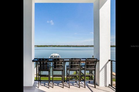 Villa ou maison à vendre à Madeira Beach, Floride: 5 chambres, 437.66 m2 № 2406302 - photo 25