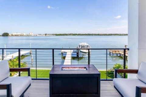 Villa ou maison à vendre à Madeira Beach, Floride: 5 chambres, 437.66 m2 № 2406302 - photo 27
