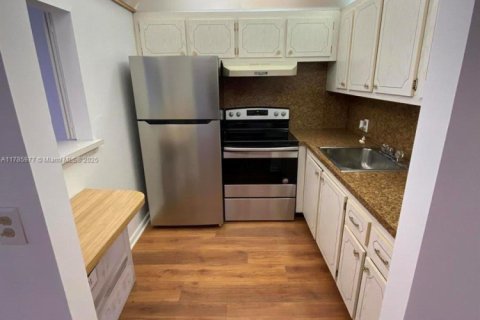 Купить кондоминиум в Бока-Ратон, Флорида 1 спальня, 65.22м2, № 1957860 - фото 4